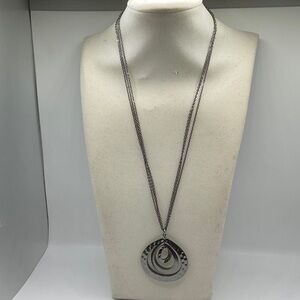 Chic Silver Pendant Necklace